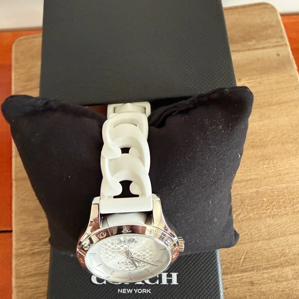 Coach Maddy Watch - Picture 3 of 8